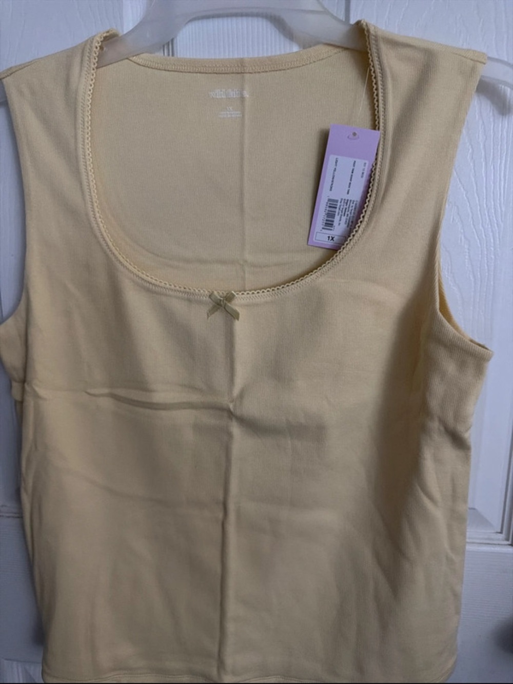 Women’s Sleeveless Scoop Neck Tank Top - Cream